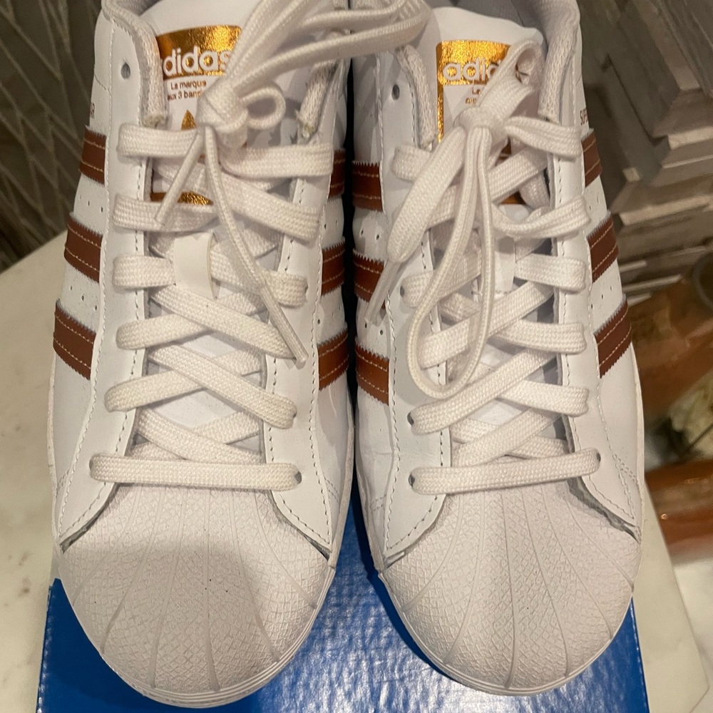 Adidas Superstar White Sneakers with Copper Stripes and Gold Details - Picture 2 of 5